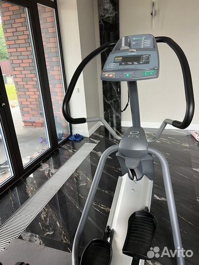 Эллиптический тренажер Precor EFX 5.21i