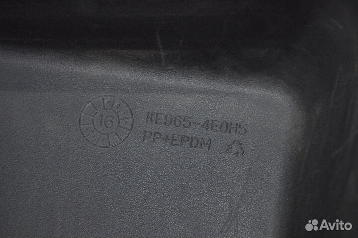 Жесткий поддон в багажник с разделителями J11 / ni