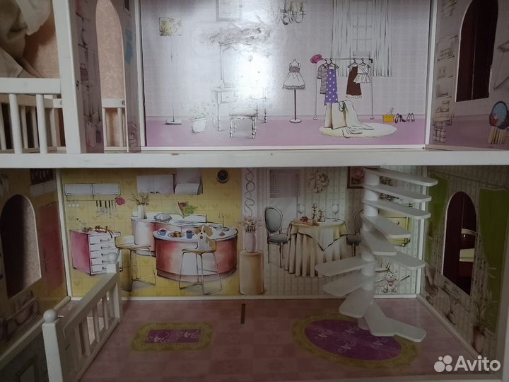 Большой кукольный домик