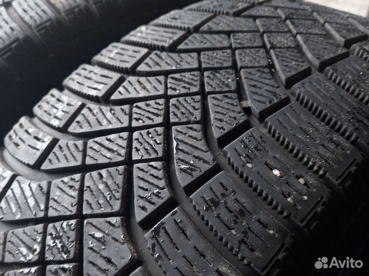 Pirelli Ice Zero FR 205/55 R16