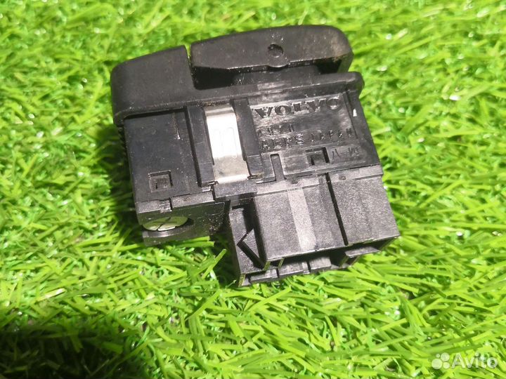 Кнопка обогрева стекла и зеркал Volvo 850