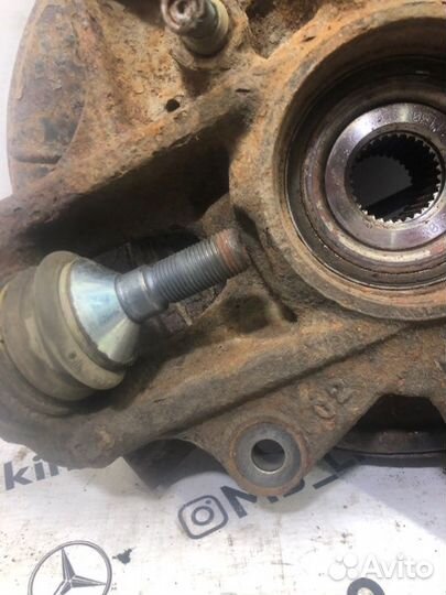 Кулак поворотный задний левый Mercedes Ml W164