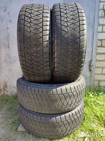 Bridgestone Blizzak DM-V2 245/60 R18 105S