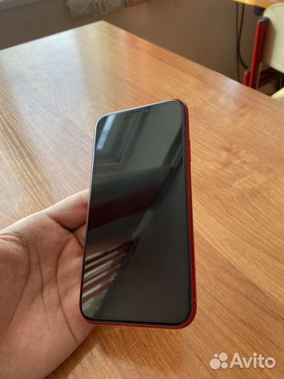 Телефон iPhone 11