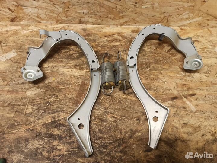 Петли крышки багажника Renault Symbol