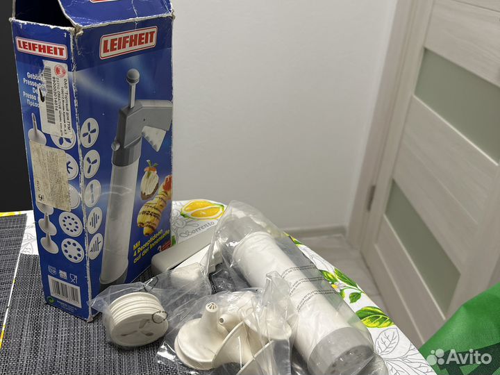 Кондитерский шприц Leifheit 23710