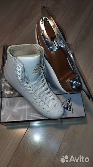 Фигурные коньки jackson