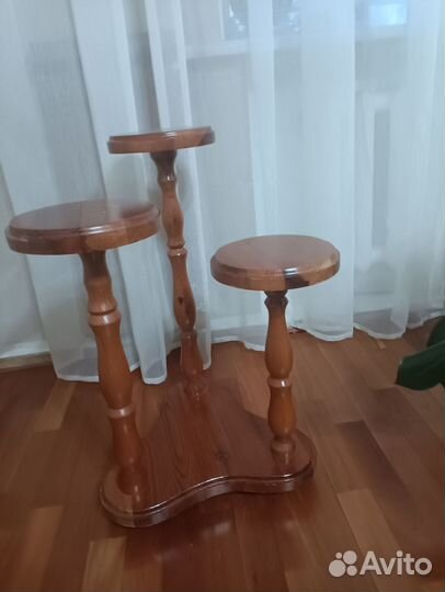 Подставка под цветы дерево