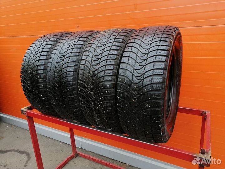 Michelin X-Ice North 3 215/55 R16 109D
