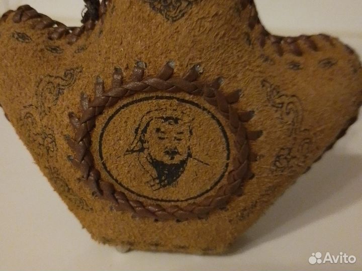 Подарочная фляжка в коже Чингисхан