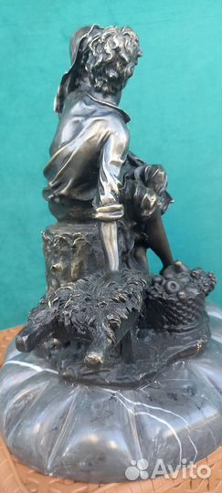 Бронзовая статуэтка