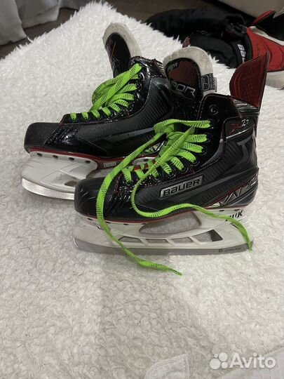 Коньки хоккейные