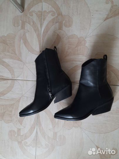 Ботильоны казаки женские Yamamay 37-37,5