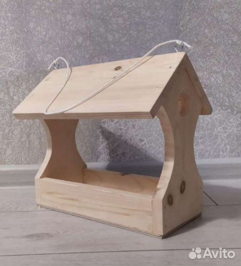Кормушки, скворечники