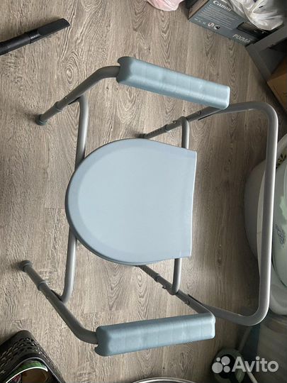 Санитарный стул