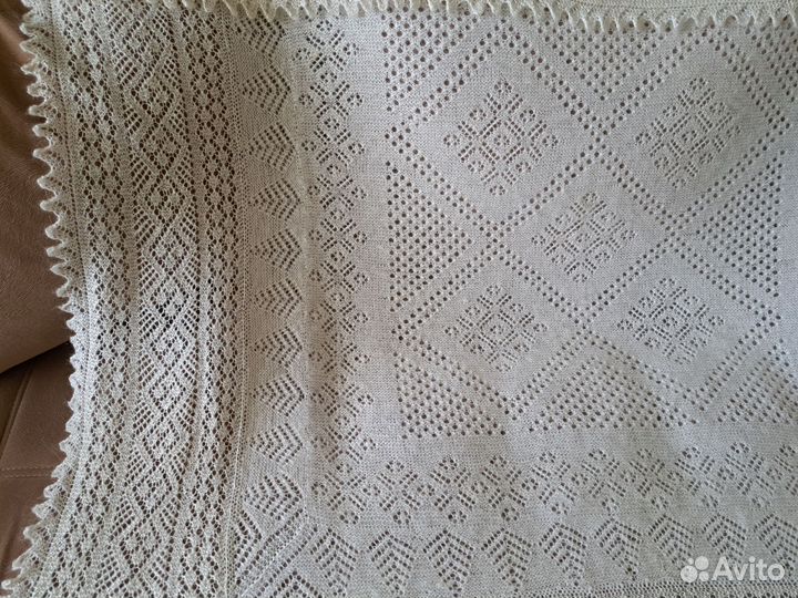 Пуховый платок шаль. Белая шаль