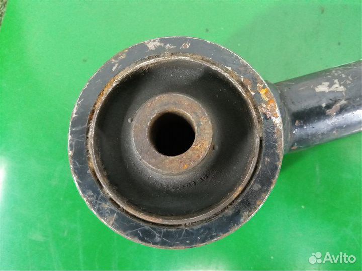 Рычаг подвески задний правый Lexus Lx570 URJ201