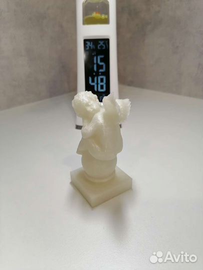 Статуэтка маленького ангела