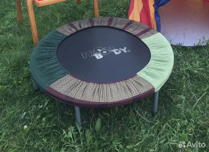 Детские шатер, батут и доска-мольберт