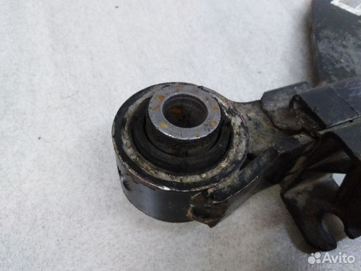 Рычаг задний верхний Шкода