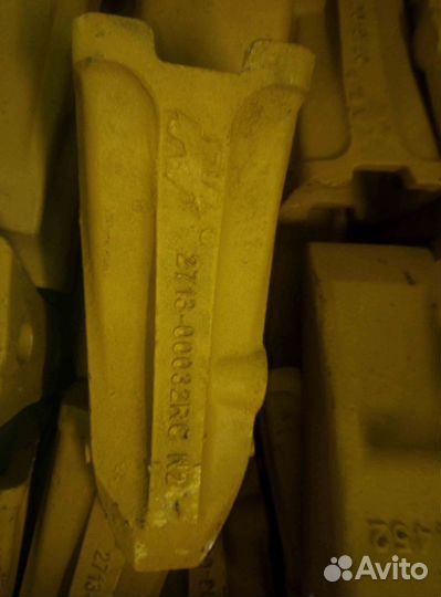 Коронка ковша 713-00032RC