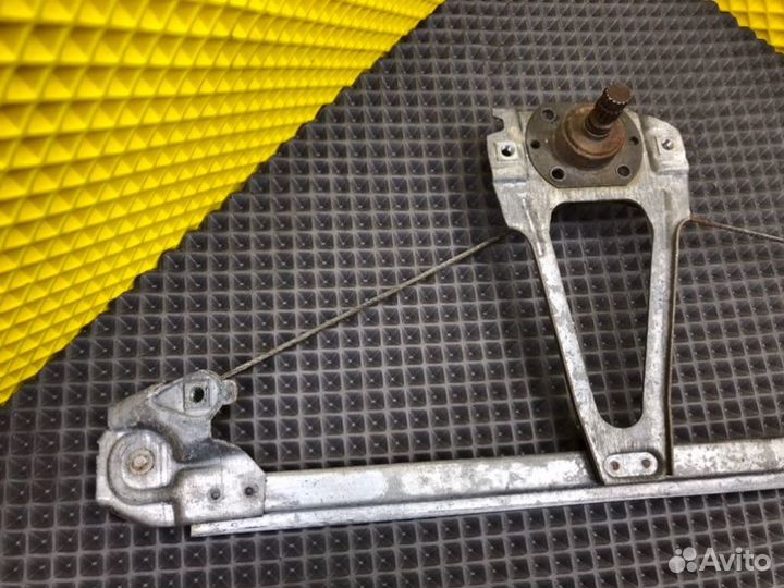 Стеклоподъемник задний правый Mercedes-Benz 190E