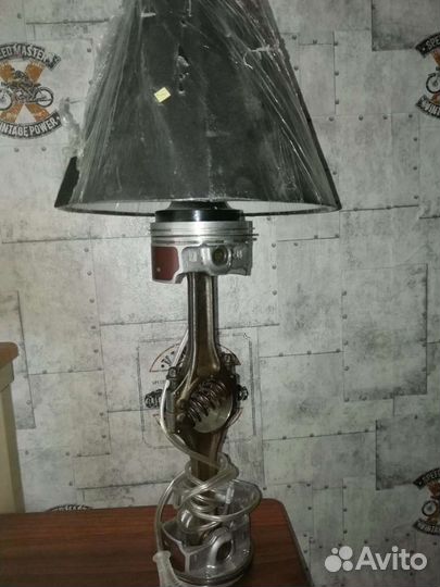 Лампа настольная