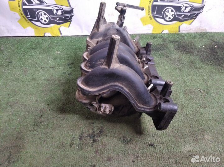 Коллектор впускной Renault Sandero хетчбэк K7M