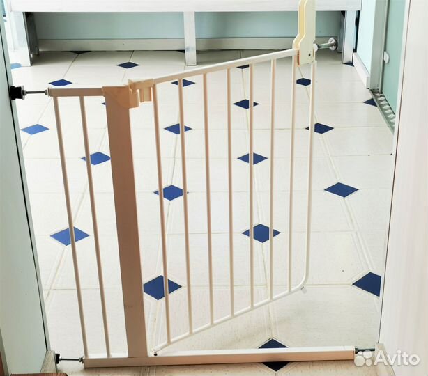 Ворота безопасности для дверей и лестниц от детей