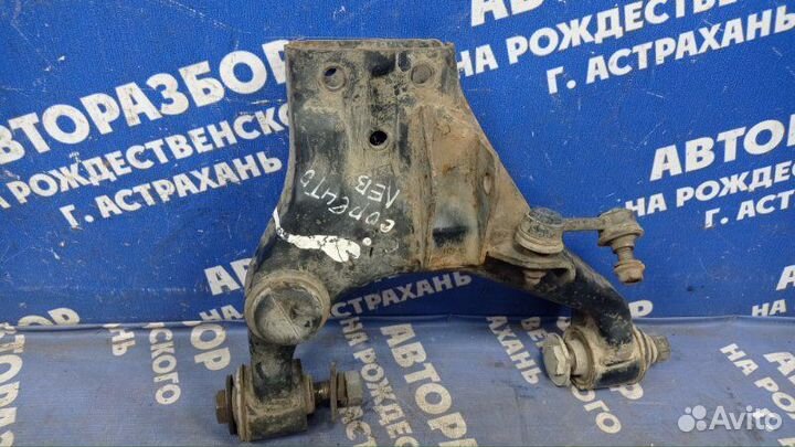 Передний левый рычаг Kia Sorento 1 внедорожник