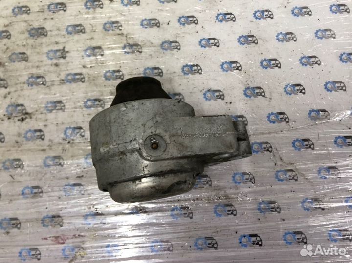 Опора двигателя Ford Fiesta купе 1.3L duratec 8V
