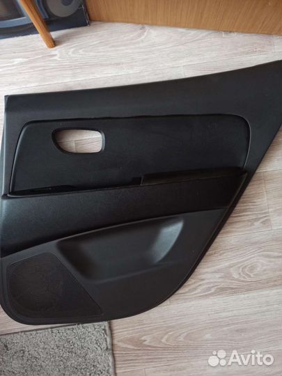 На Hyundai Elantra J4 HD обшивки дверей