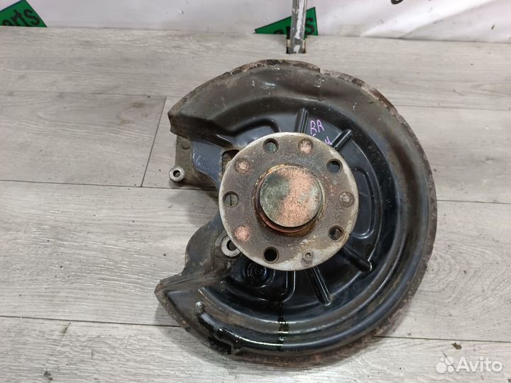 Задний правый кулак в сборе для Skoda Octavia A5