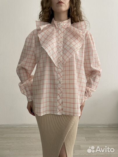 Винтажная рубашка белая в клетку с жабо