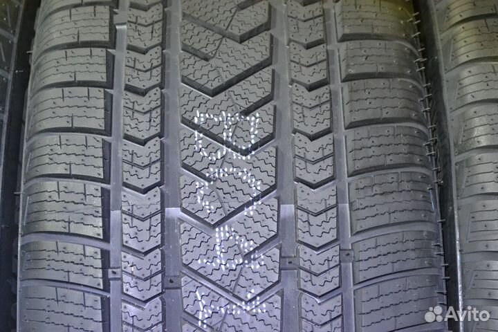 Tourador Winter Pro TSU1 275/45 R20 106V