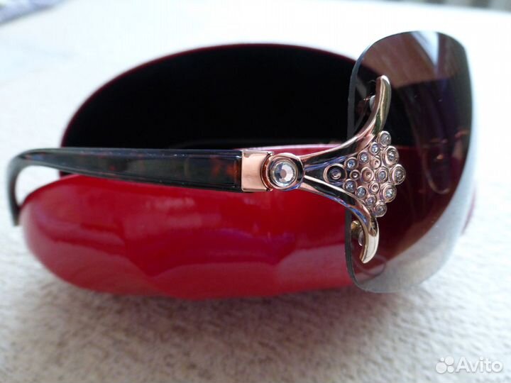 Солнцезащитные очки новые