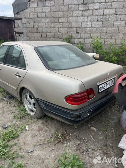 Mercedes benz E class 4.2 W210