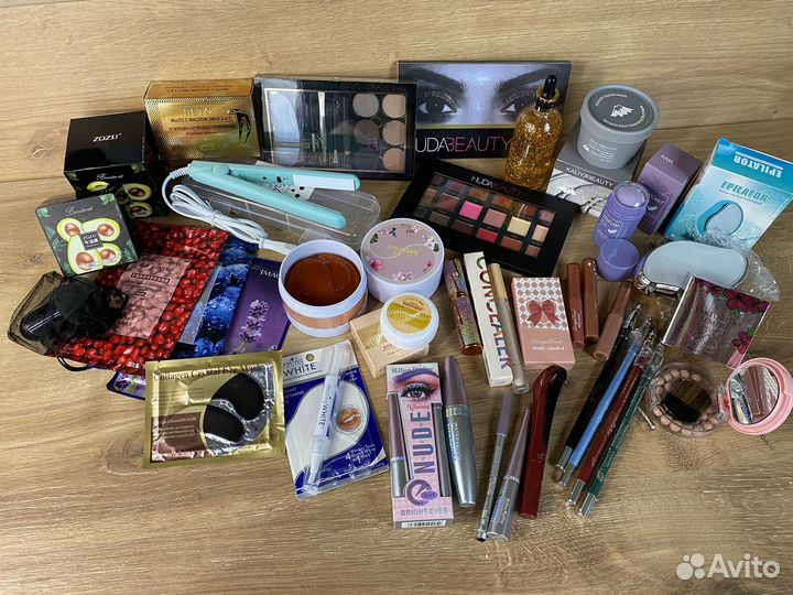 Набор косметики из 30 предметов