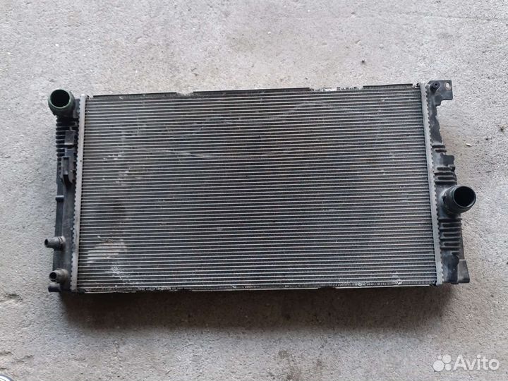 Радиатор охлаждения основной BMW 528 Xi F10