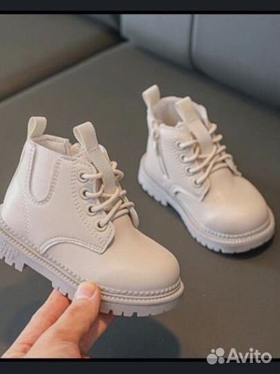 Ботинки демисезонные для девочки 26 размер