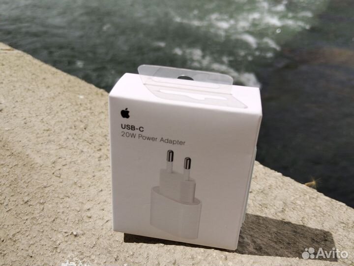 Зарядка на iPhone 20w