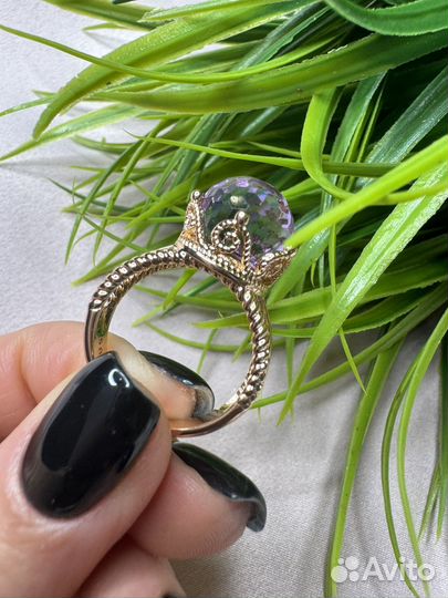 Золотое кольцо с крупным аметистом