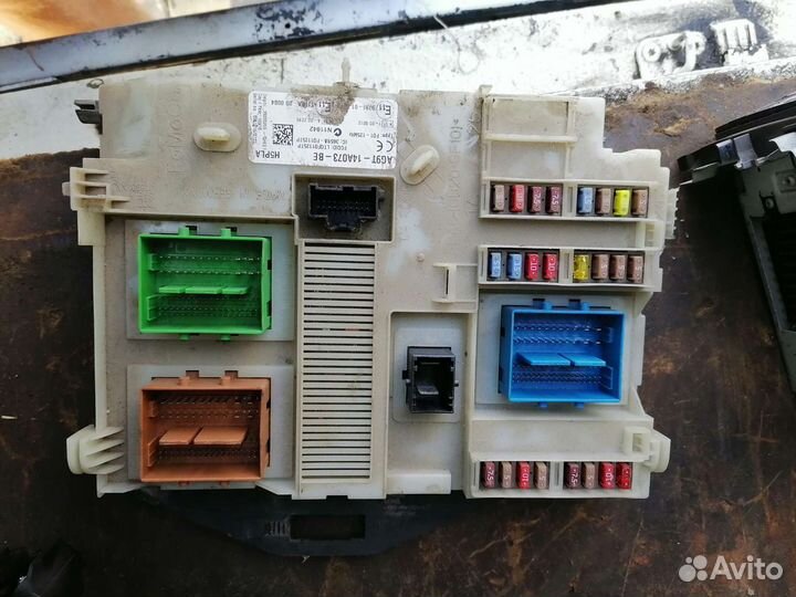 Панель предохранителей салона форд мондео 10г 2л б