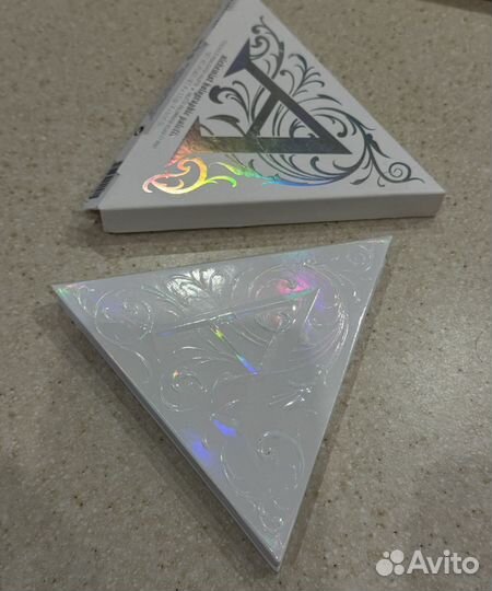 Kat Von D Alchemist Highlighter palette KVD