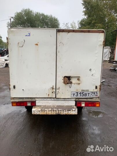 В разборе Toyota hiace LH80 2L