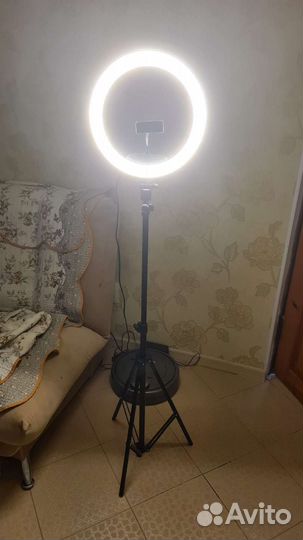 Штатив для телефона с лампой