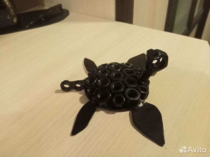 Черепашка из металла. Гаек и листа металла