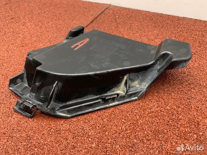 Дефлектор радиатора левый Renault Logan 2 L8