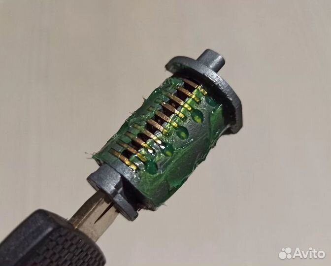 Личинка замка зажигания Mercedes W123