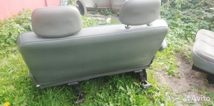 Задний диван dodge caravan 3